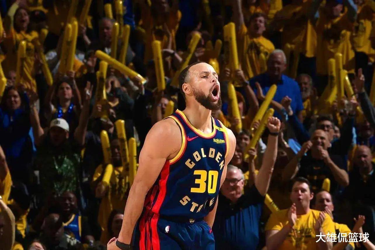 库里连续二十场比赛得分超过问鼎冠军，FPX挑战极限！(库里2021mvp)